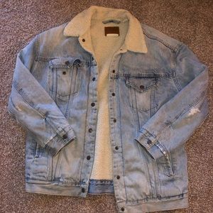 Vintage Levi’s denim sherpa jacket